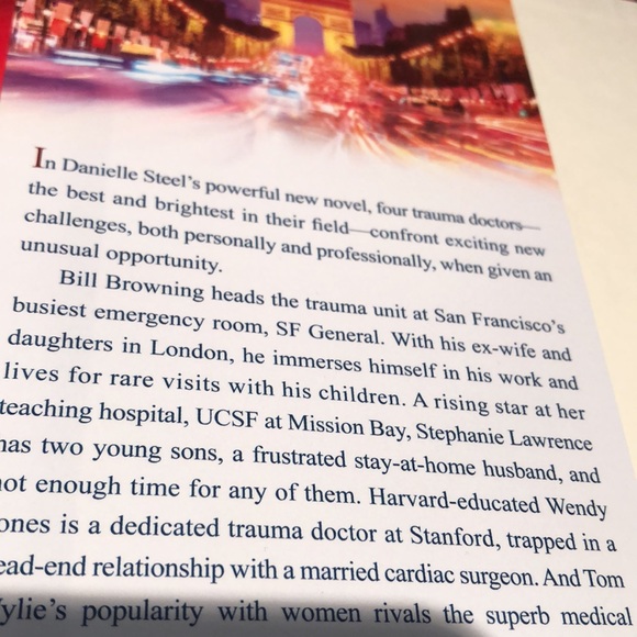 Turning Point - a novel by Danielle Steel - Picture 3 of 4